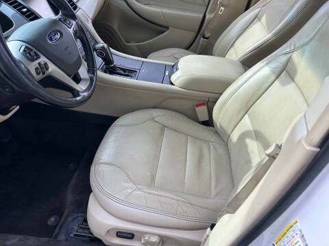 2015 Ford Taurus SEL