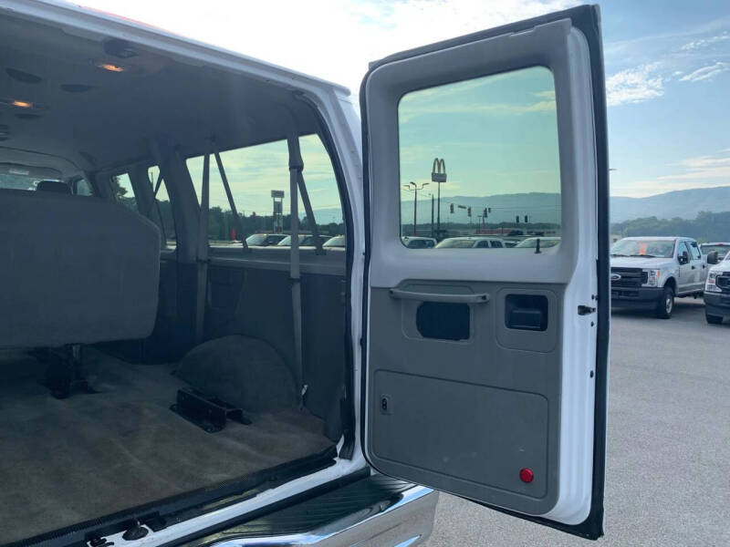 2013 Ford E-Series E-350 SD XLT