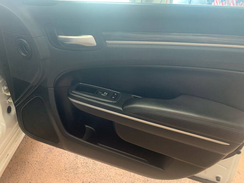 2018 Chrysler 300 Touring