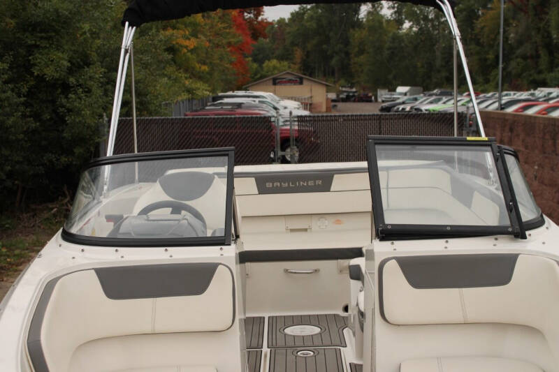 2018 Bayliner VR5 Bowrider