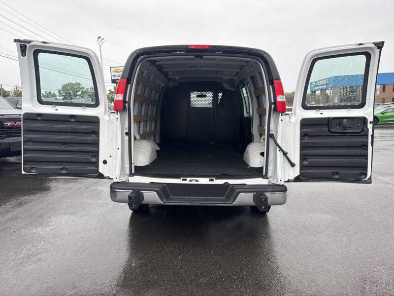 2023 Chevrolet Express 2500