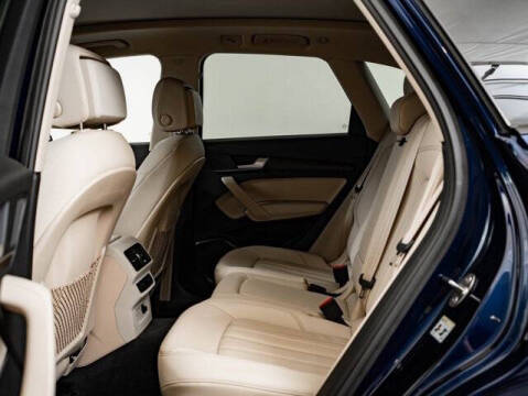 2025 Audi Q5 quattro Premium 40 TFSI