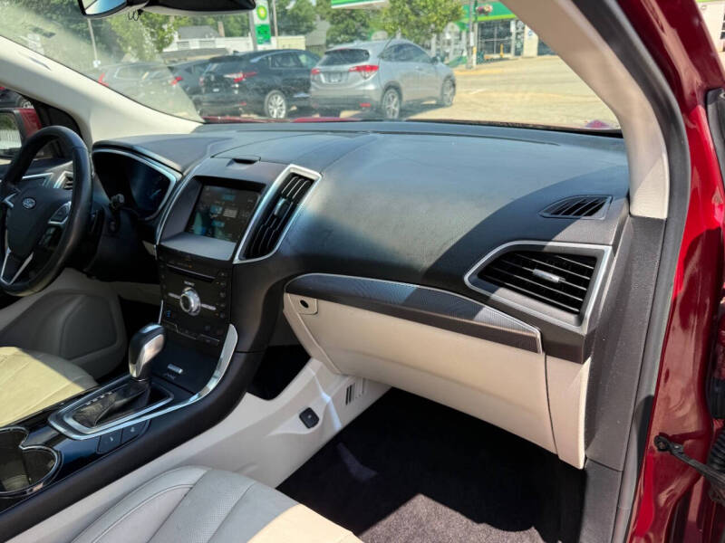 2017 Ford Edge Titanium
