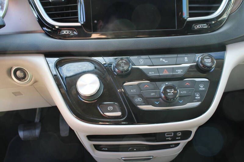 2018 Chrysler Pacifica Touring L Plus