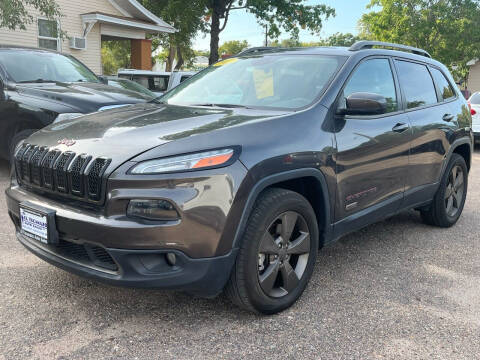 2017 Jeep Cherokee for sale at El Tucanazo Auto Sales in Grand Island NE