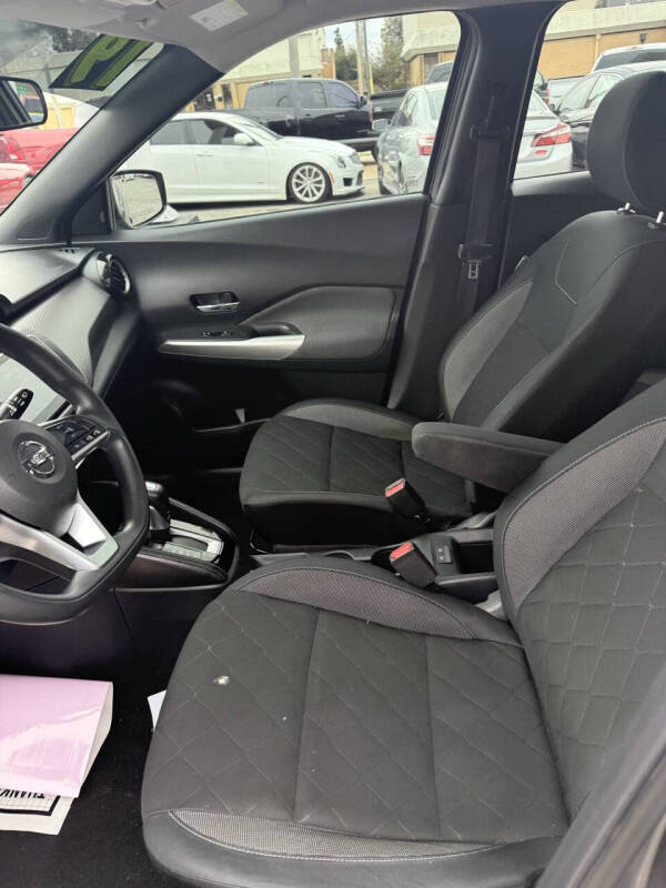 2019 Nissan Kicks SV