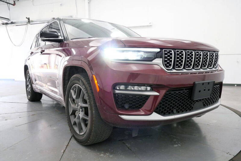 2022 Jeep Grand Cherokee Summit