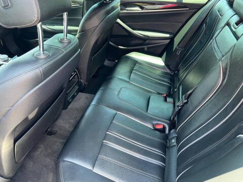 2019 BMW 5 Series 530i