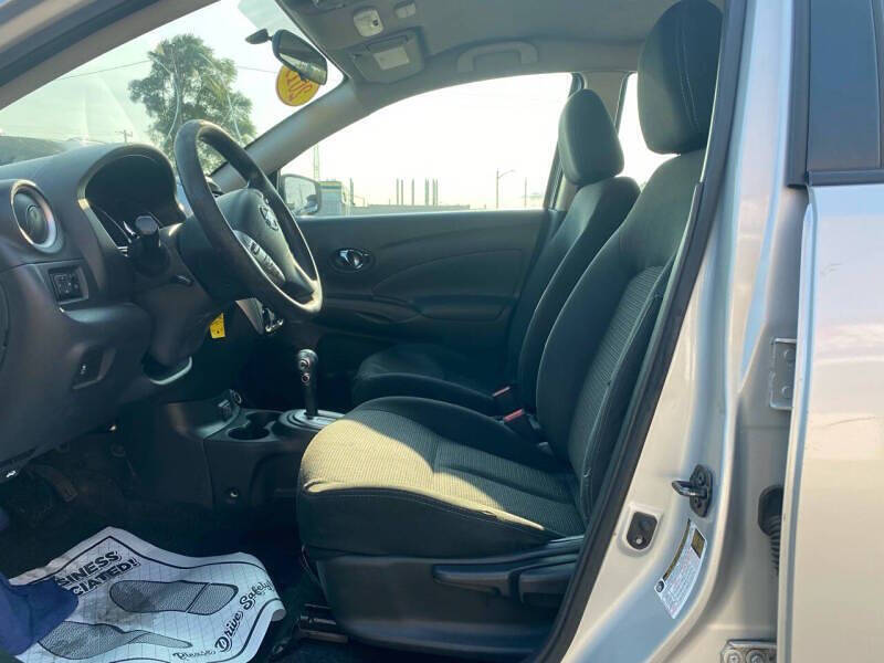 2019 Nissan Versa SV