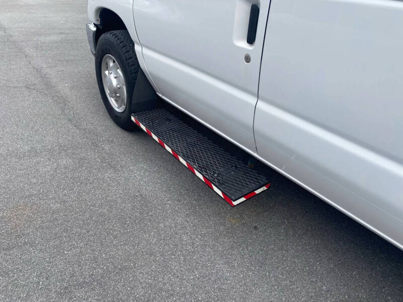 2012 Ford E-Series E-350 SD