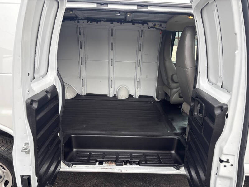 2021 Chevrolet Express 2500