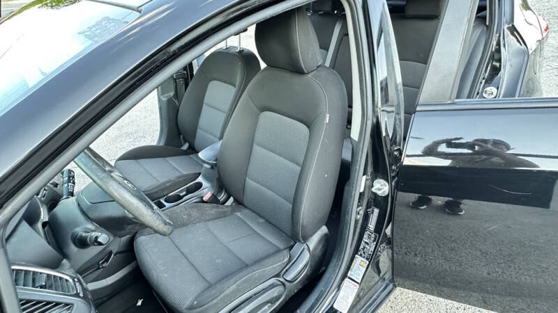 2017 Kia Forte5 LX