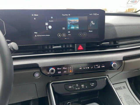 2025 Kia Carnival SX