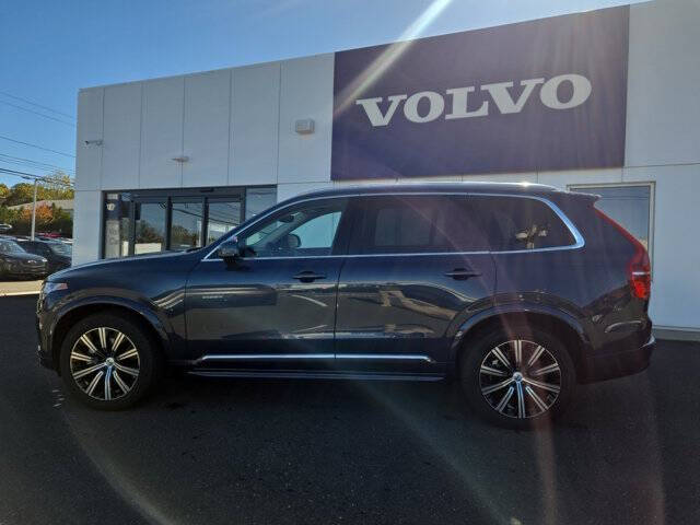 2025 Volvo XC90 B5 Core Bright Theme