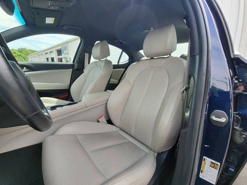 2023 Genesis G70