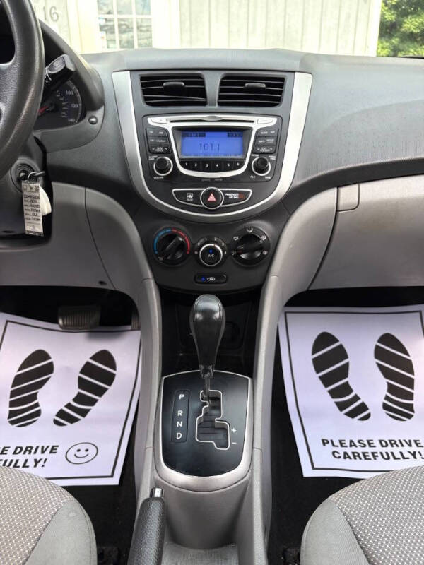 2013 Hyundai Accent GLS
