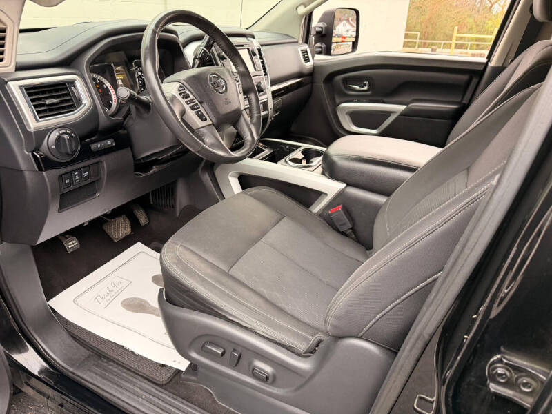 2017 Nissan Titan XD SV