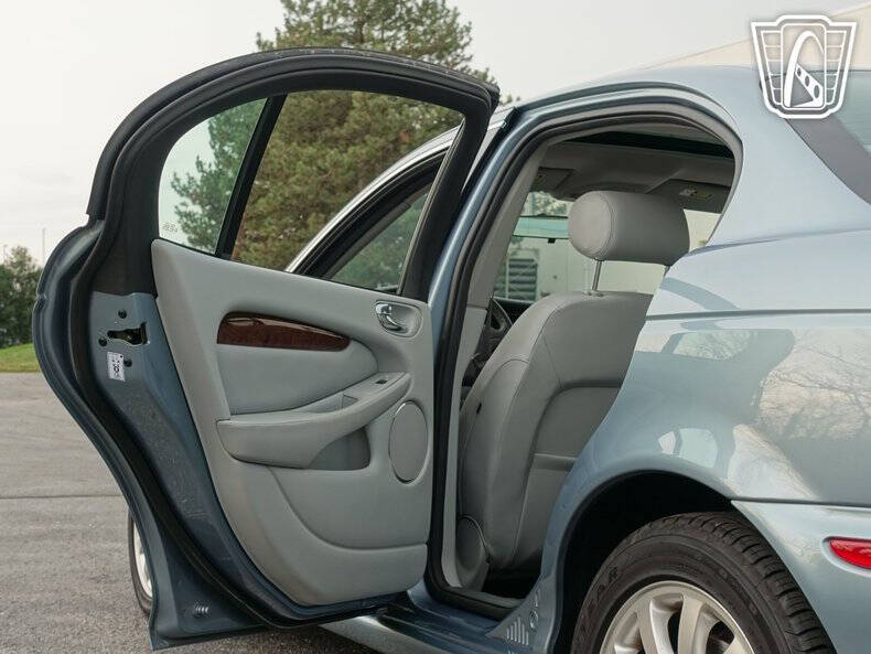 2002 Jaguar X-Type 2.5