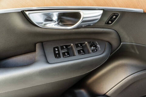 2025 Volvo XC90 B6 Plus Bright Theme 7P