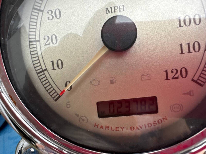 2011 Harley-Davidson FXDC