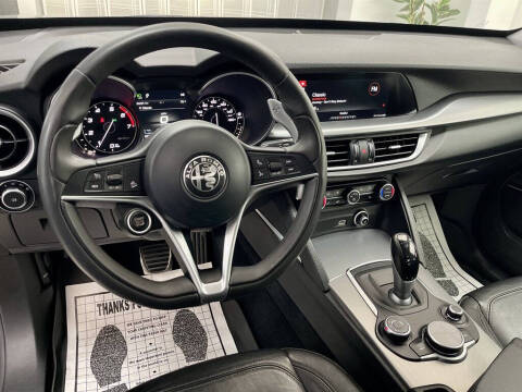 2018 Alfa Romeo Stelvio Sport