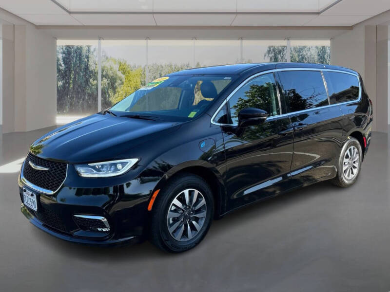 2024 Chrysler Pacifica Plug-In Hybrid Select