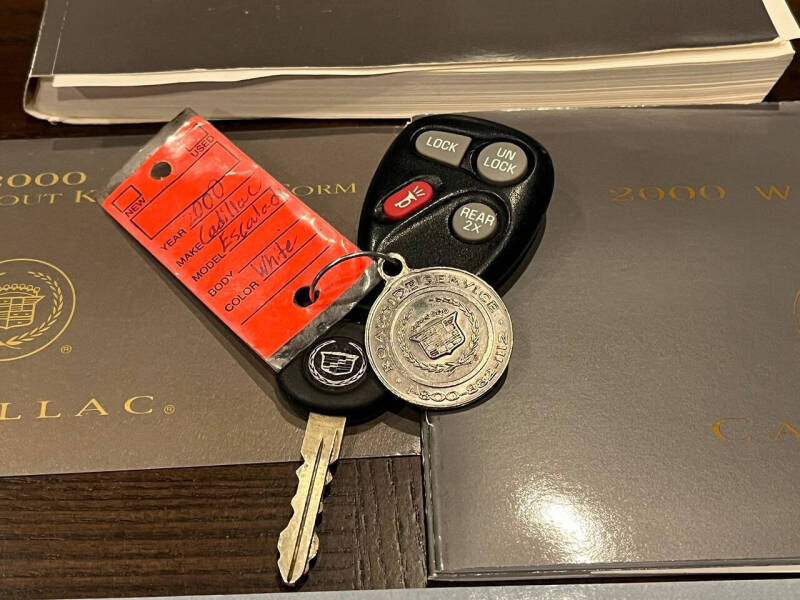 2000 Cadillac Escalade