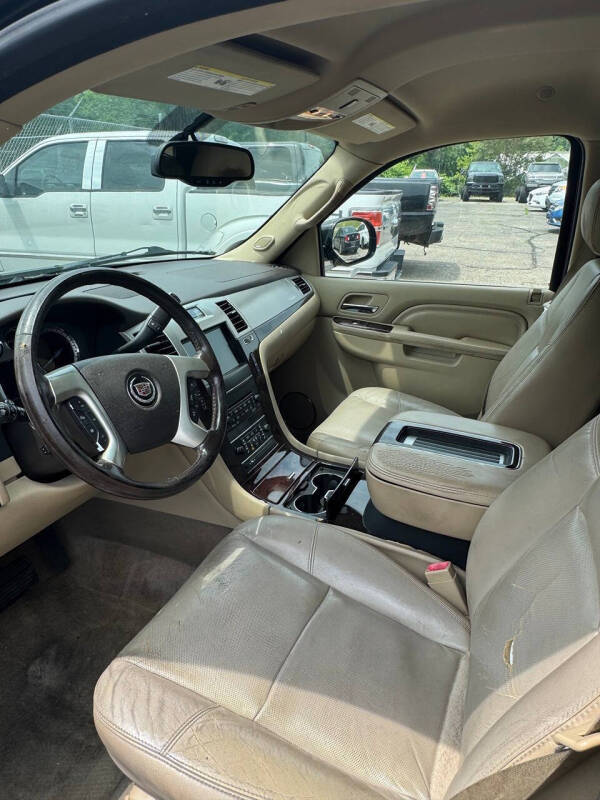 2012 Cadillac Escalade Luxury