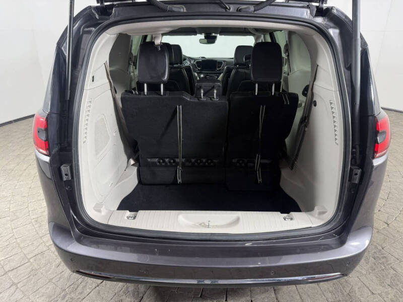 2022 Chrysler Pacifica Touring L