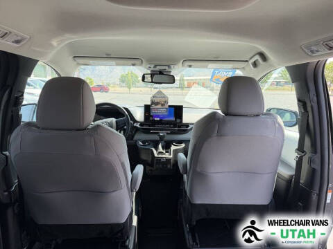 2026 Toyota Sienna LE 8-Passenger