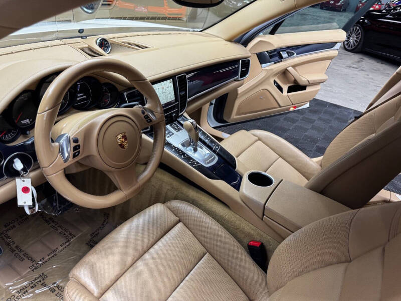 2015 Porsche Panamera 4