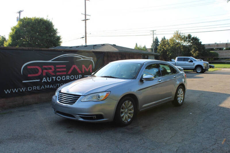 2013 Chrysler 200 for sale at Dream Auto Group in Shelby Township MI