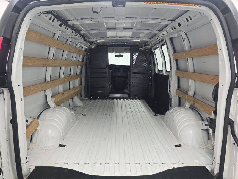 2020 GMC Savana Cargo Work Van - Photo 14