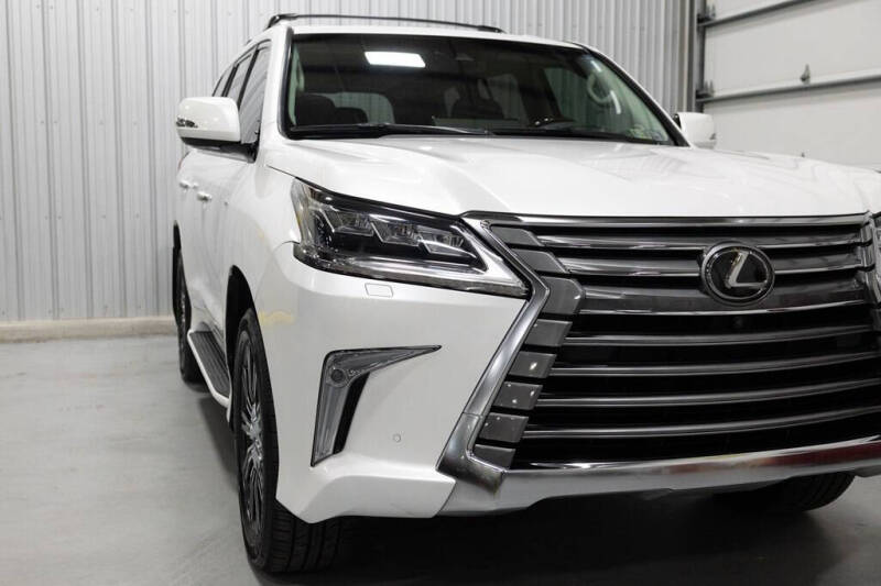 2021 Lexus LX 570 Three-Row