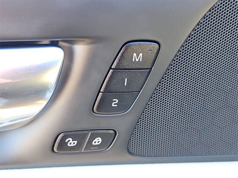 2022 Volvo S60 B5 Momentum