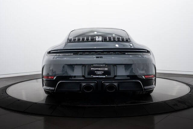 2025 Porsche 911 Carrera 4 GTS