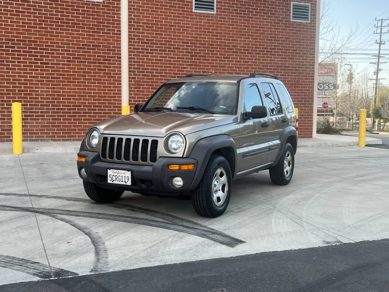 2003 Jeep Liberty for sale at R&G Auto Sales in Tujunga, CA