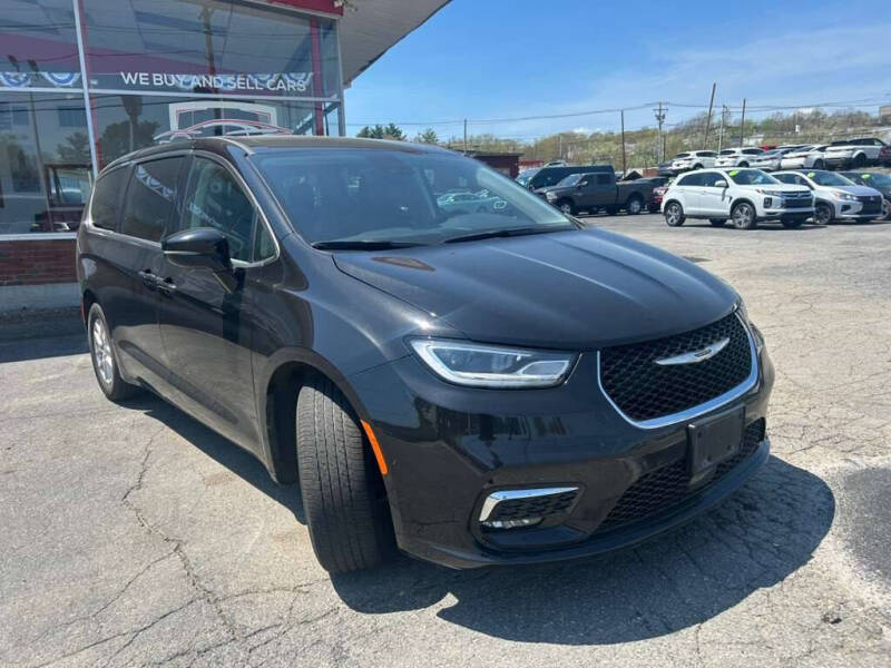 2024 Chrysler Pacifica Touring L