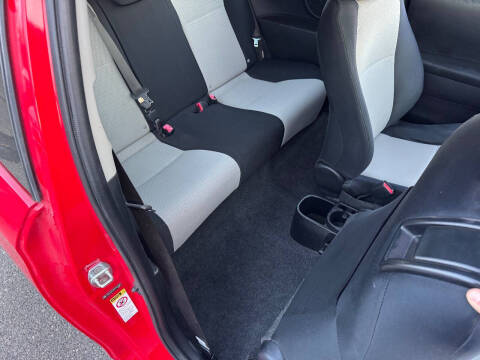 2012 Toyota Yaris 3-Door L