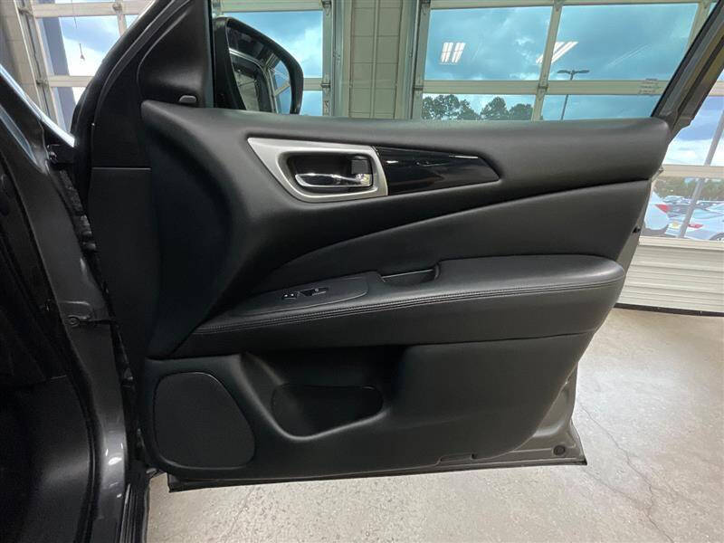 2020 Nissan Pathfinder SV