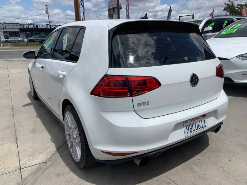 2017 Volkswagen Golf GTI S
