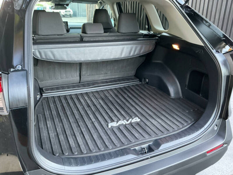 2020 Toyota RAV4 Hybrid LE