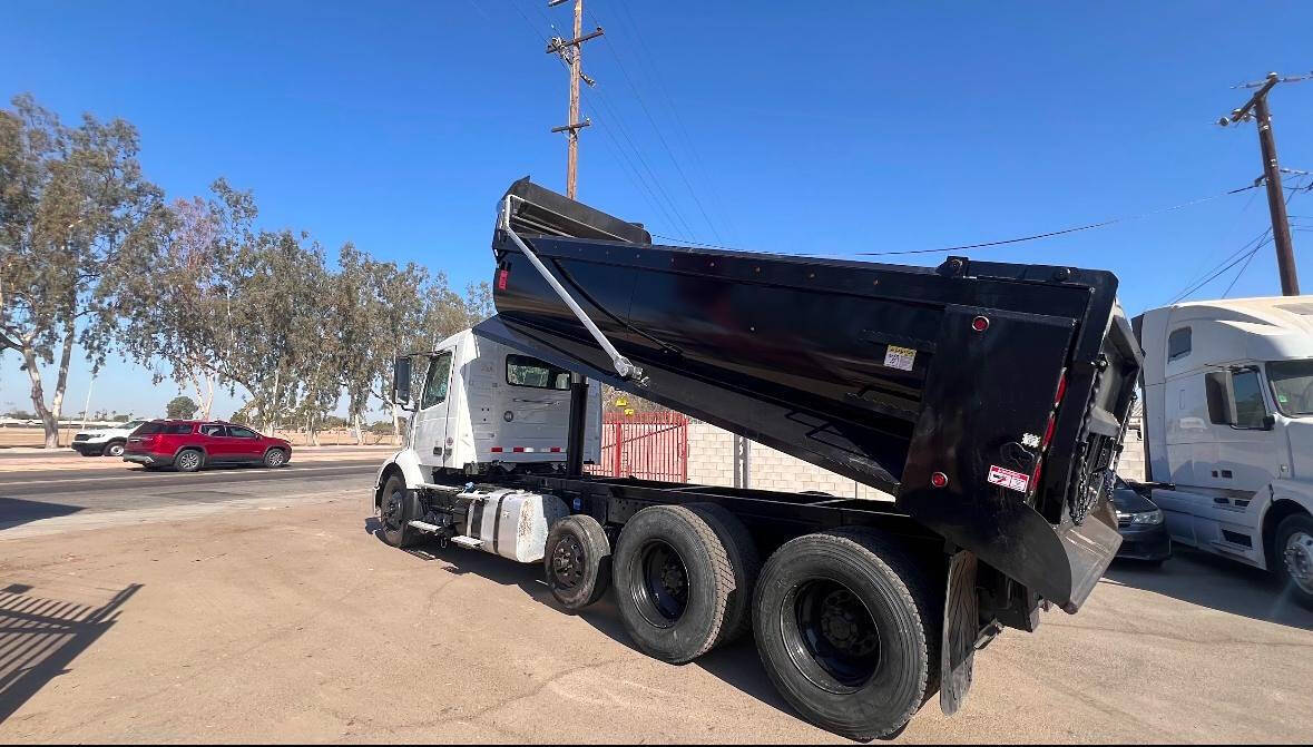 2022 VOLVO SUPER 10 DUMP TRUCK for sale at KING TRUCK TRAILER SALES in Bakersfield, CA