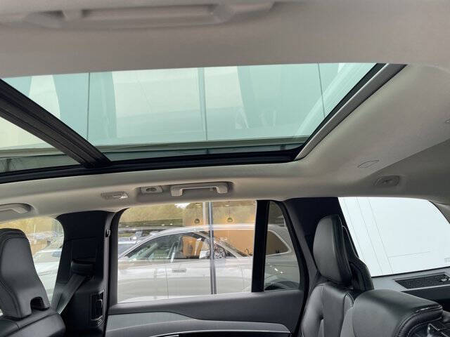 2025 Volvo XC90 B5 Core Bright Theme