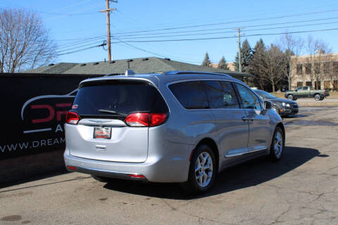 2017 Chrysler Pacifica Touring-L Plus