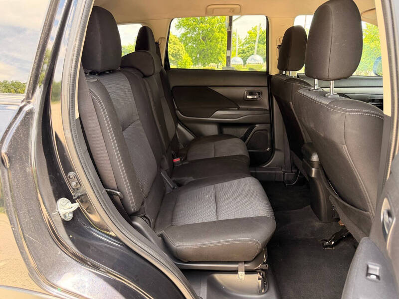 2018 Mitsubishi Outlander ES