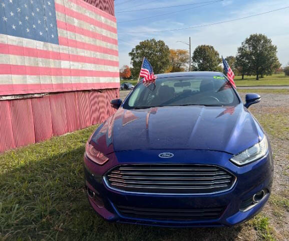 2014 Ford Fusion SE photo 2