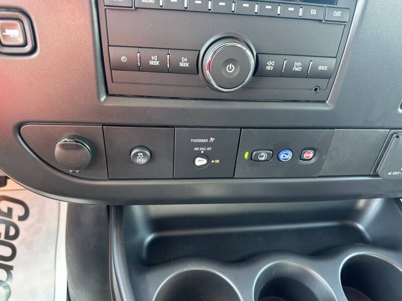 2025 GMC Savana 2500