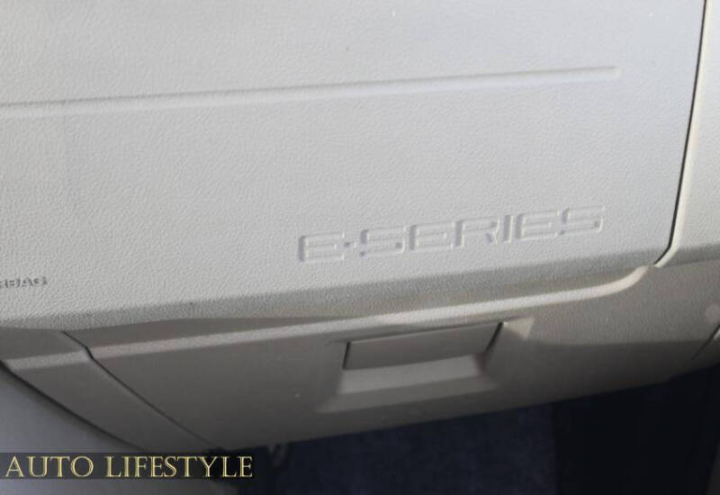 2014 Ford E-Series E-450 SD