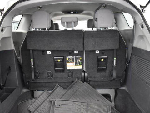 2022 Toyota Sienna LE 8-Passenger